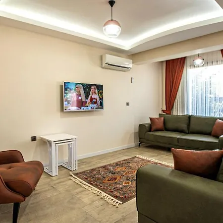 3 Bedroom - Close To The Center Villa *