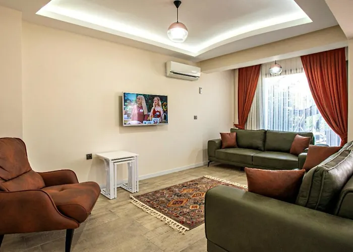 3 Bedroom - Close To The Center Villa *