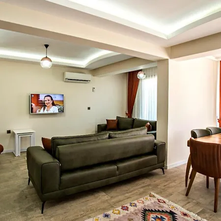 3 Bedroom - Close To The Center וילה