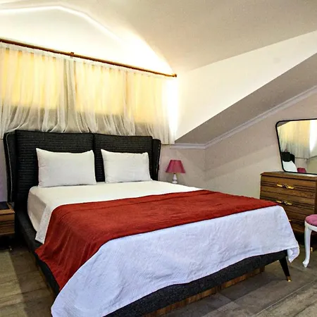 וילה 3 Bedroom - Close To The Center *
