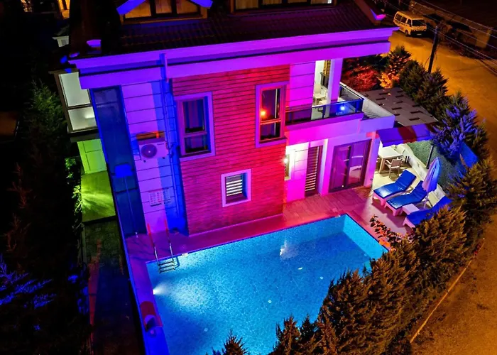 3 Bedroom - Close To The Center